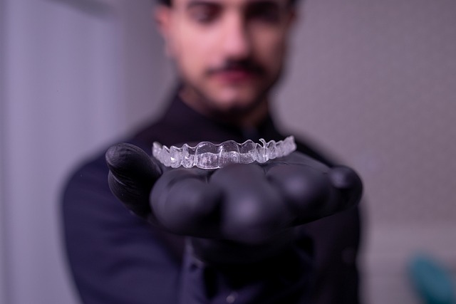 Sådan fungerer invisalign: En guide til det usynlige alternativ